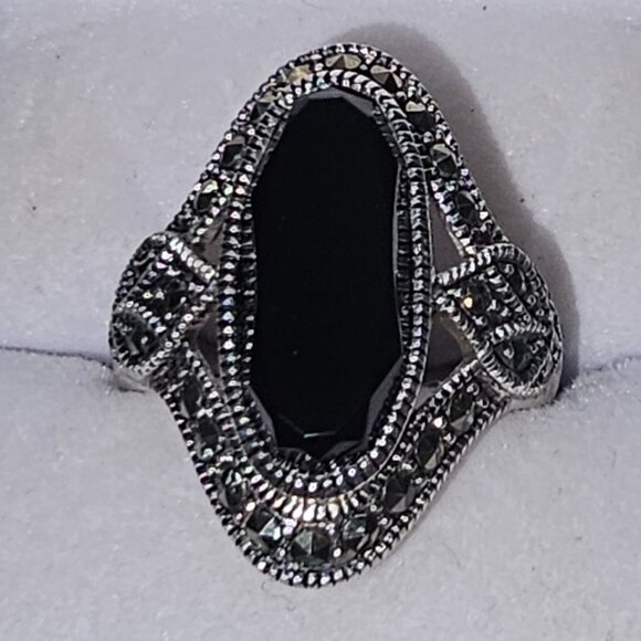 Black Onyx and Marcasite - .925 Silver ring - Picture 2 of 2